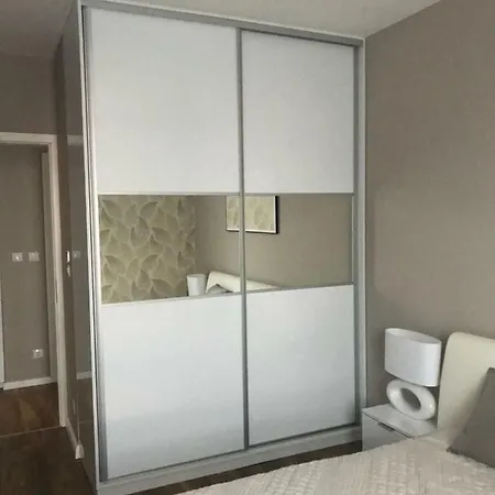 Azur Port Apartman *