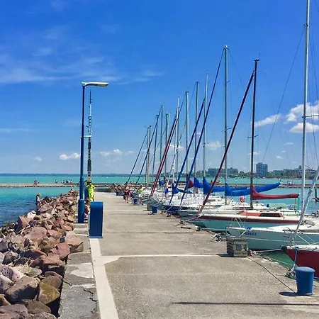 Azur Port Apartman *